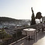 Yalcin Hotel 2*