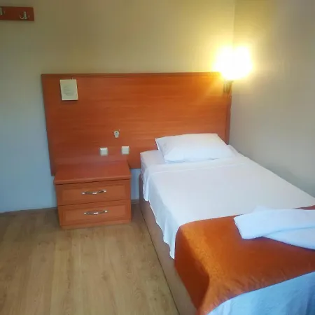亚尔钦酒店 酒店 Çeşme