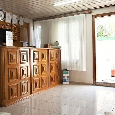亚尔钦酒店 酒店 Çeşme