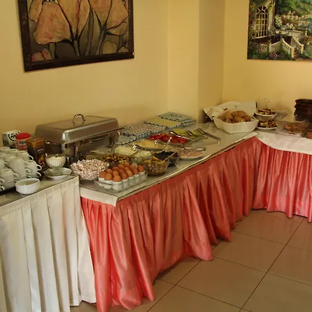 Ξενοδοχείο Yalcin 2*